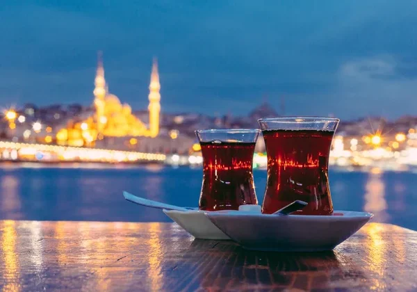 Türk Çayı İhracatı 2025 Yılında Rekora Koştu: Yüzde 38 Artış Kaydedildi