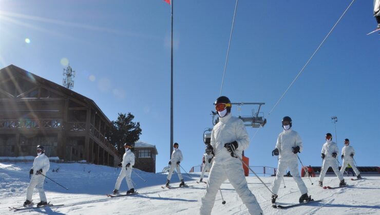 Sarıkamış’ta Mehmetçiğe Zorlu Kış Eğitimi: Derin Kar ve Şiddetli Soğuklarda Muharebe Kursu