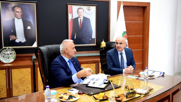 Bakan Ersoy Malatya Büyükşehir Belediyesini Ziyaret Etti