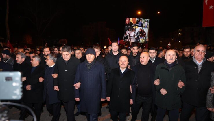 Adıyaman’da “Sessiz Yürüyüş”: Asrın Felaketi’nin 3. Yılında Binler Deprem Şehitleri İçin Buluştu
