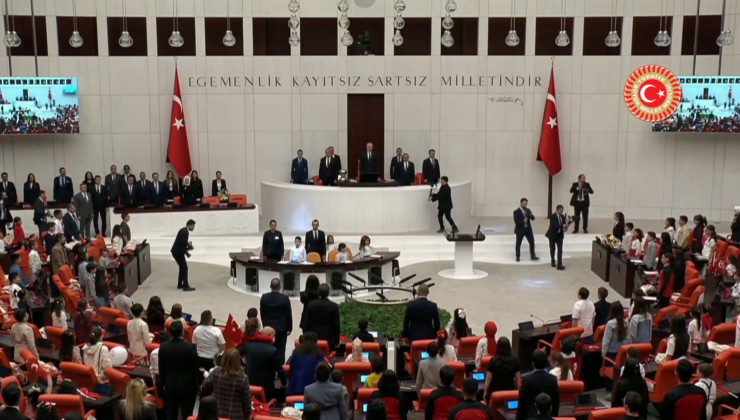 TBMM’de 23 Nisan Özel Oturumu: Numan Kurtulmuş Koltuğunu Çocuklara Devretti
